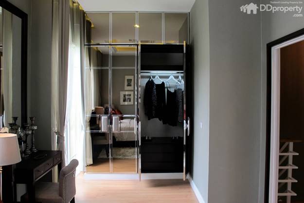 Golden Town On Nut  Pattanakarn  